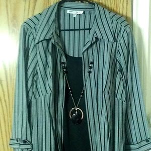Rebecca malone 2x woman dress shirt w black under blouse and silver and black c